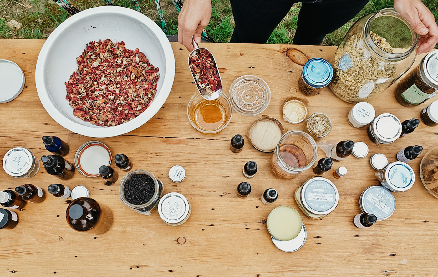 Making Herbal Preparations 101 Mini Course - Tabletop herbs